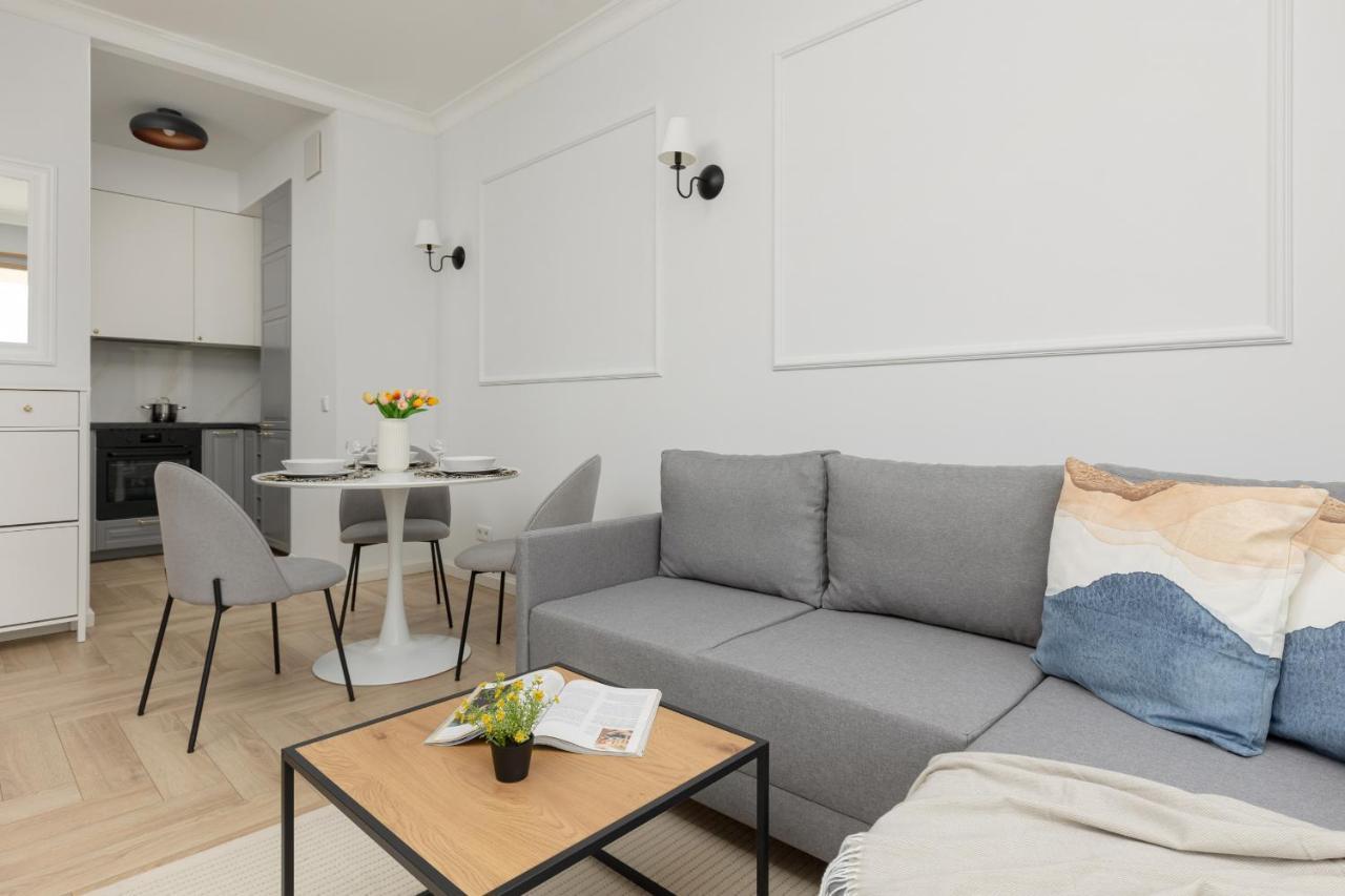 Stylish Apartment Kolejowa & Parking & Balcony By Noclegi Renters Варшава Екстер'єр фото
